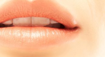 Tren Glossy Lips: Kembalinya Kecantikan Berkilau