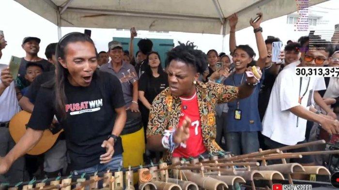 YouTuber IShowSpeed Hebohkan Kota Tua, Nyanyikan Lagu Sisa Rasa di Tengah Kerumunan