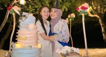 Ayu Ting Ting Sewakan Pulau Pribadi untuk Rayakan Ulang Tahun Umi Kalsum, Sumringah dan Bahagia