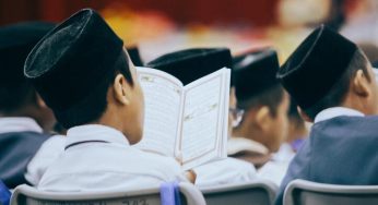 5 Cara Efektif Agar Anda dan Anak Selalu Ingat Allah 