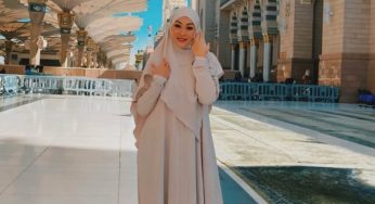 Momen Haru Angelina Sondakh Hingga Panjatkan Doa Ini di Tanah Suci