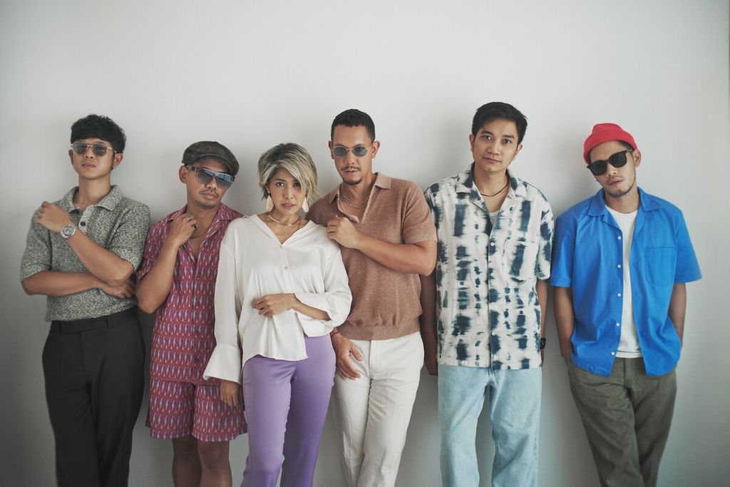 Maliq & D'Essentials