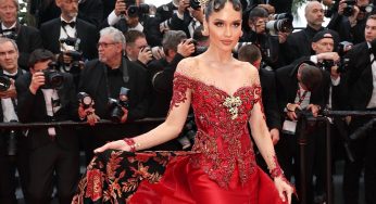 Cinta Laura Bikin Bangga Dengan Kebaya Merah di Cannes 2025
