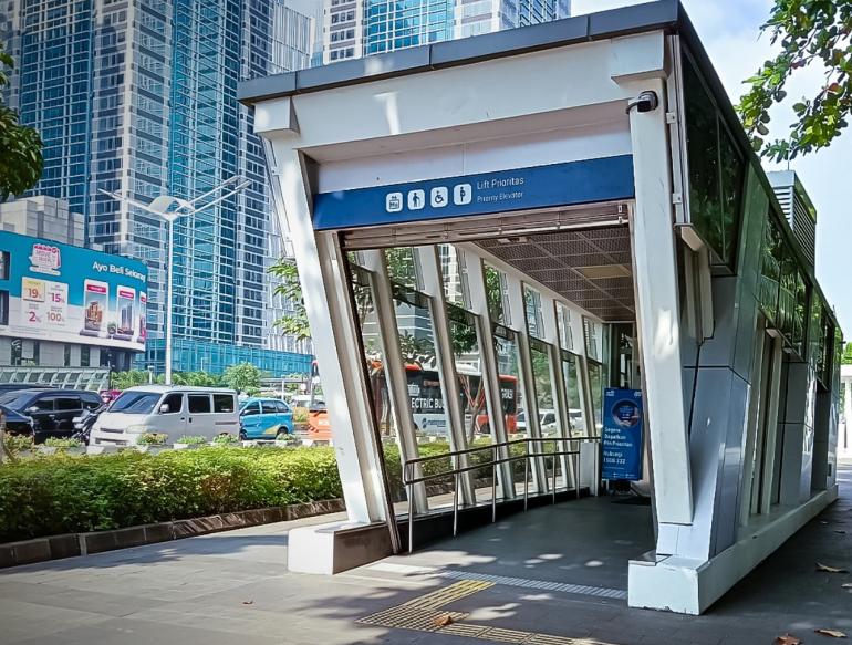 Stasiun Istora Mandiri